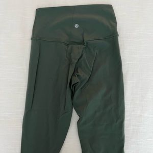Never worn, Lululemon align crop leggings 23”